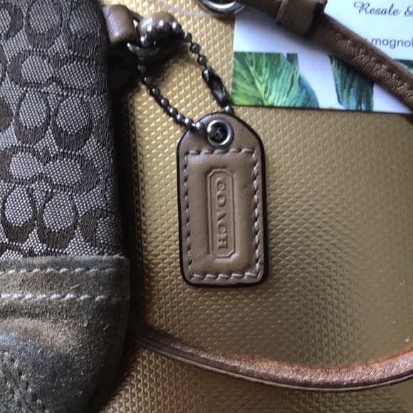 Coach magnolia wristlet purse. Briars brown in color/ khaki. 4 inches deep! - Picture 7 of 8